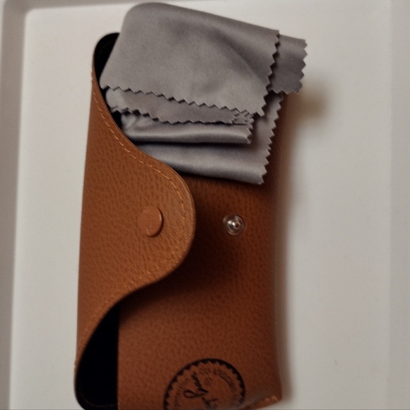 Sunglasses case - Picture 2 of 5